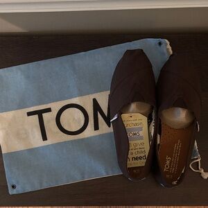 NWT - TOMS Women's Chocolate Brown Flats